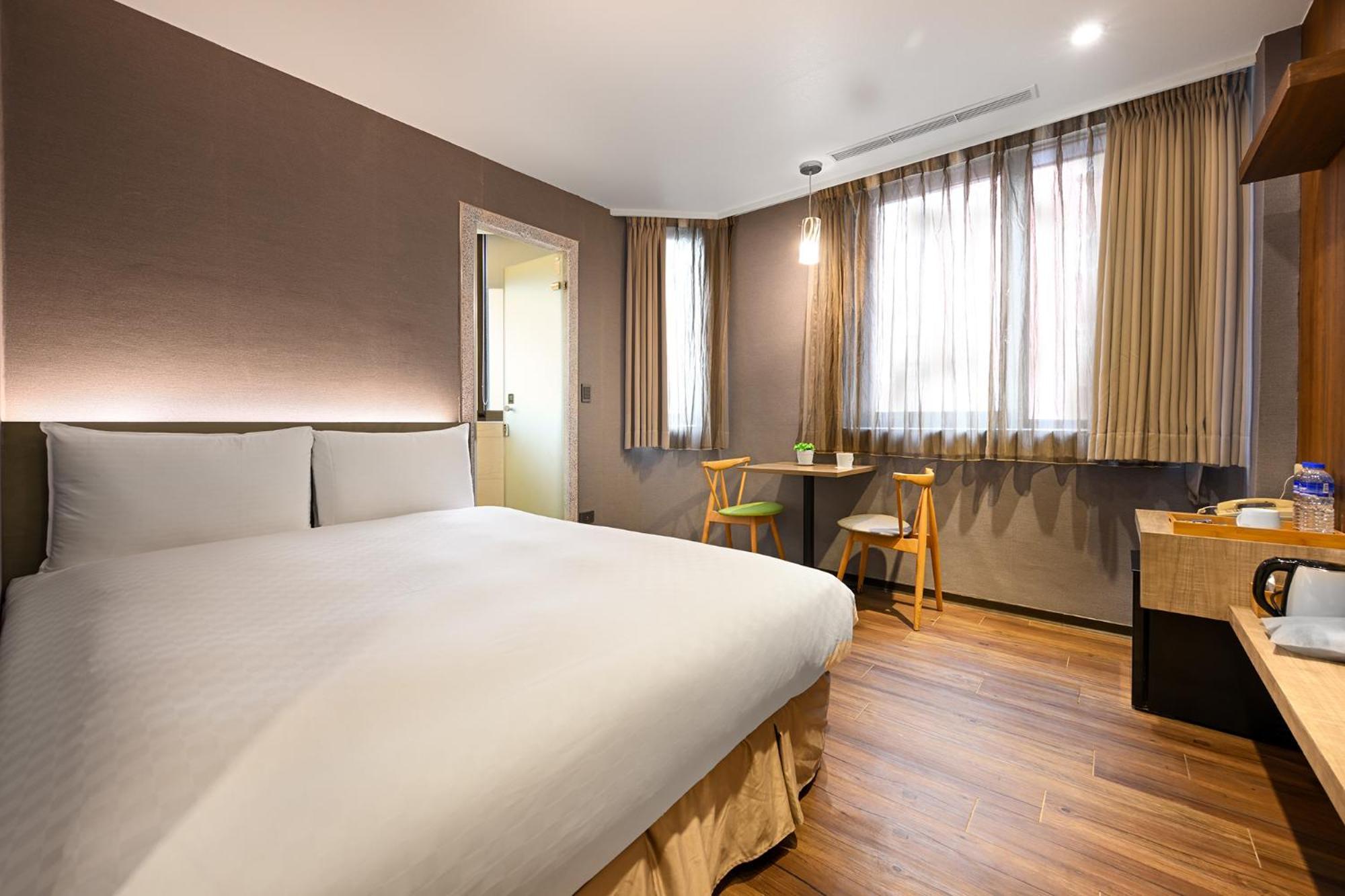 Ximen Hedo Hotel Kangding, Taipei Bagian luar foto