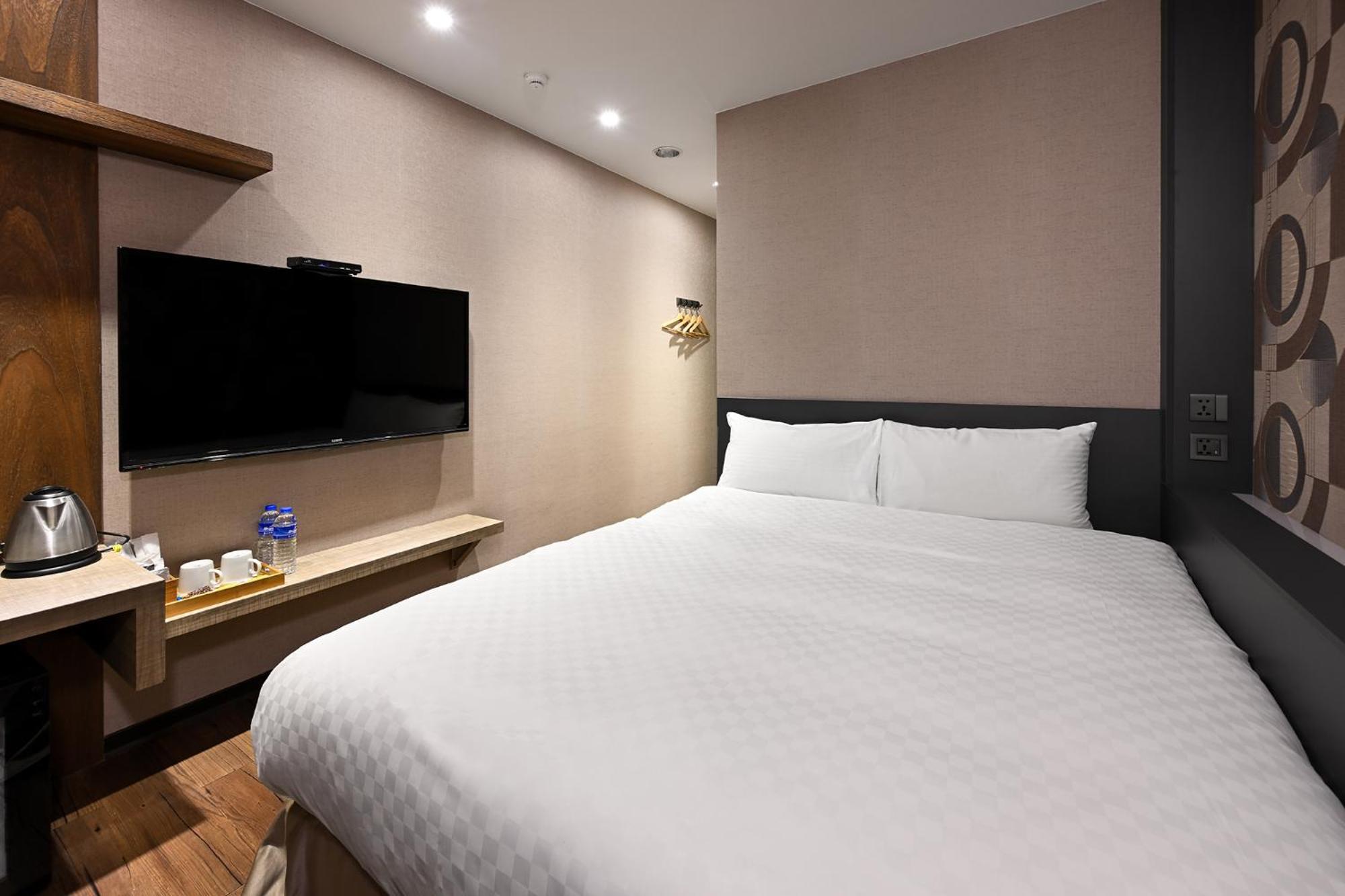 Ximen Hedo Hotel Kangding, Taipei Bagian luar foto