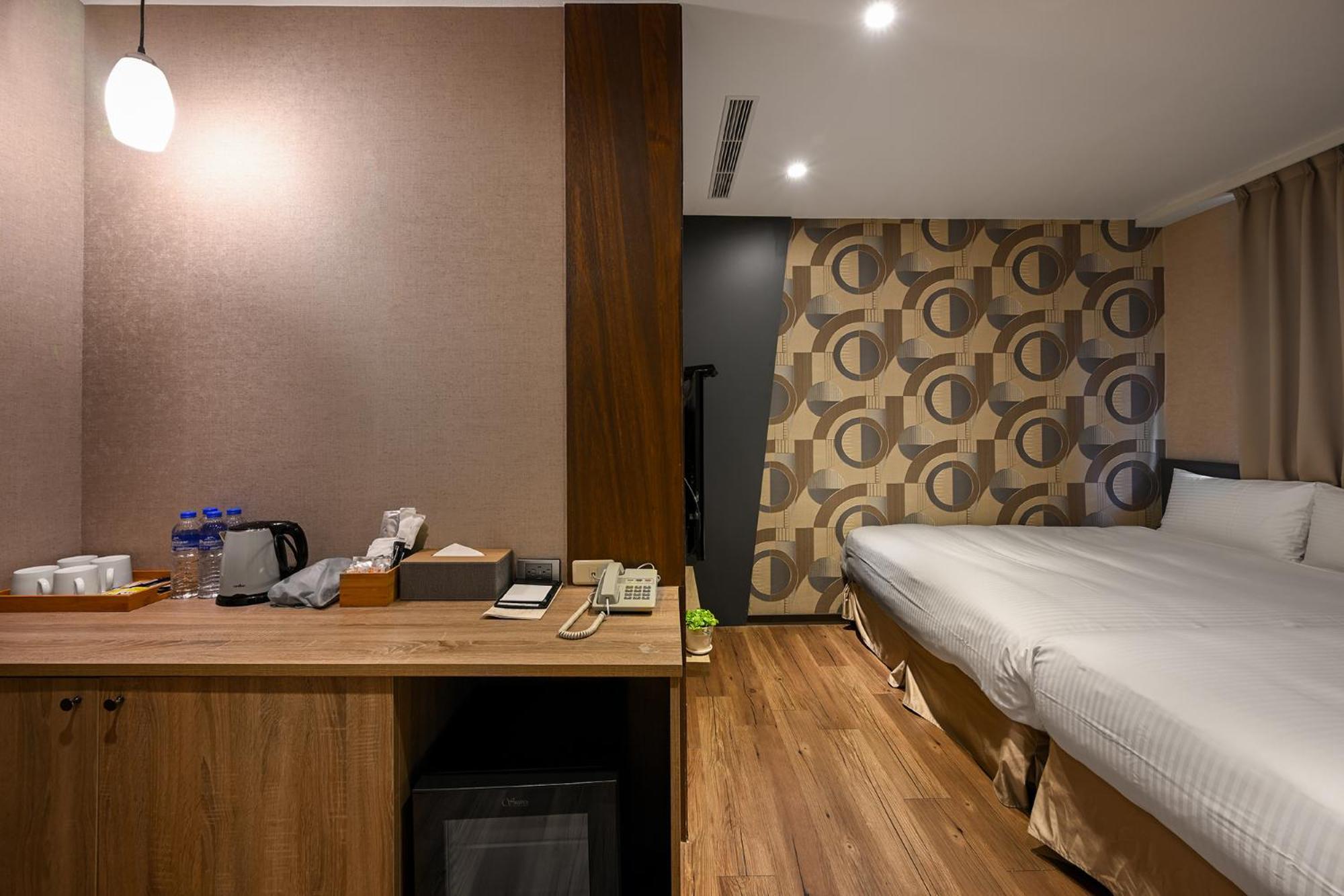 Ximen Hedo Hotel Kangding, Taipei Bagian luar foto