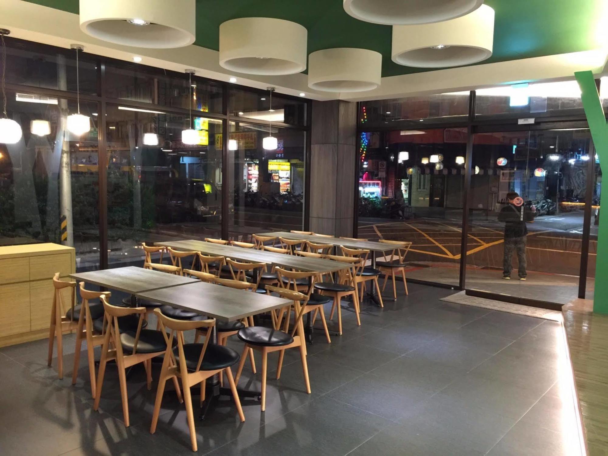 Ximen Hedo Hotel Kangding, Taipei Bagian luar foto